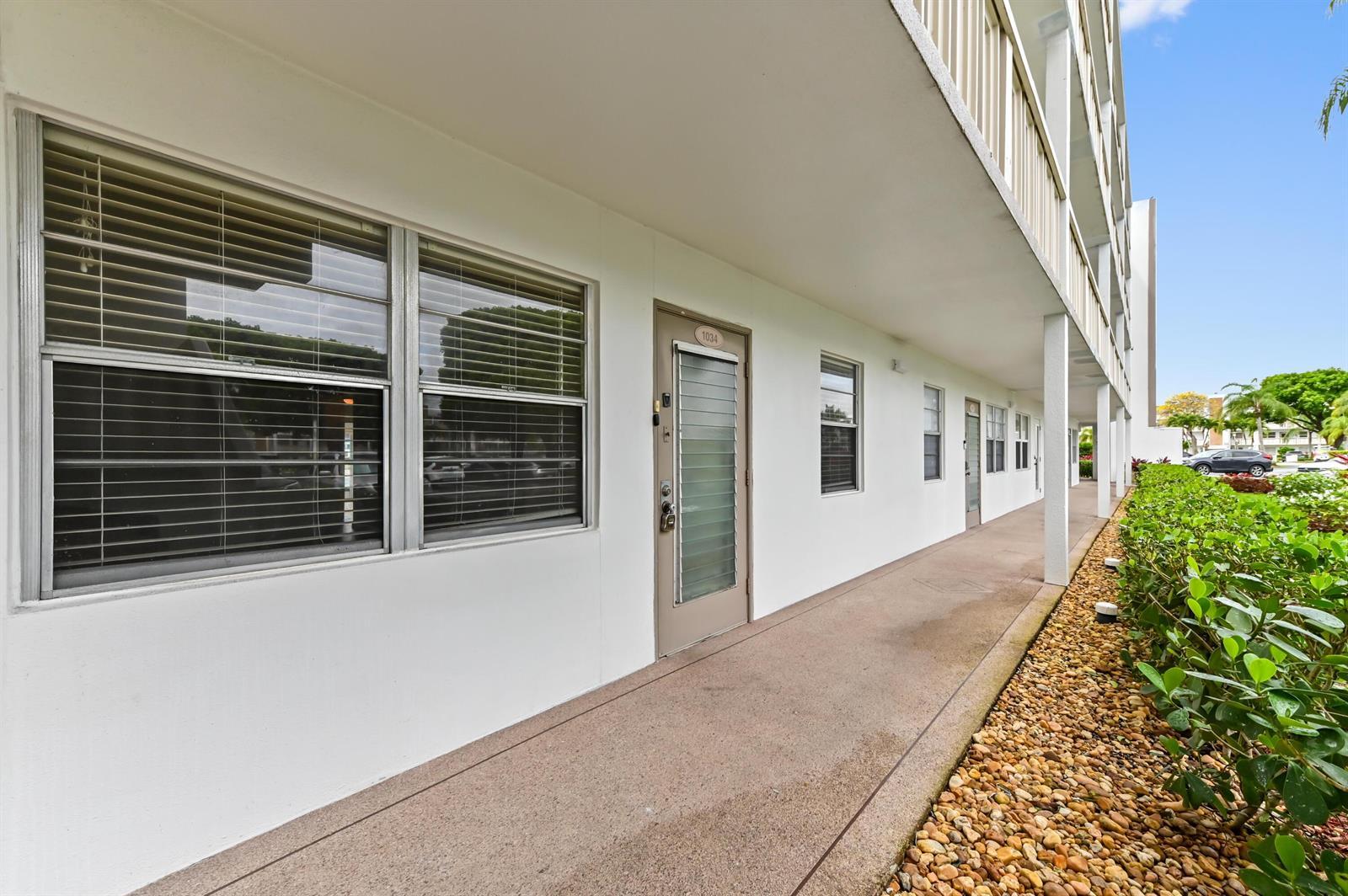 1034 Rexford B, Boca Raton FL 33434 photo 2