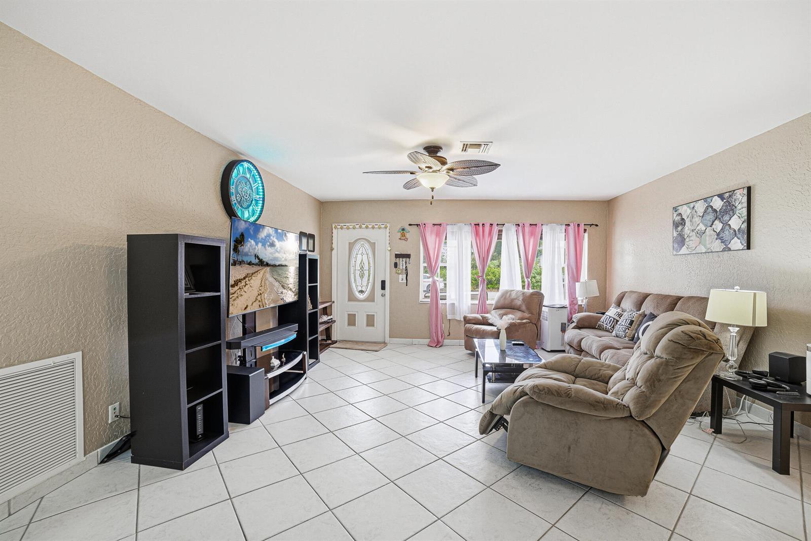 564 NW 55th Street, Boca Raton FL 33487 photo 5