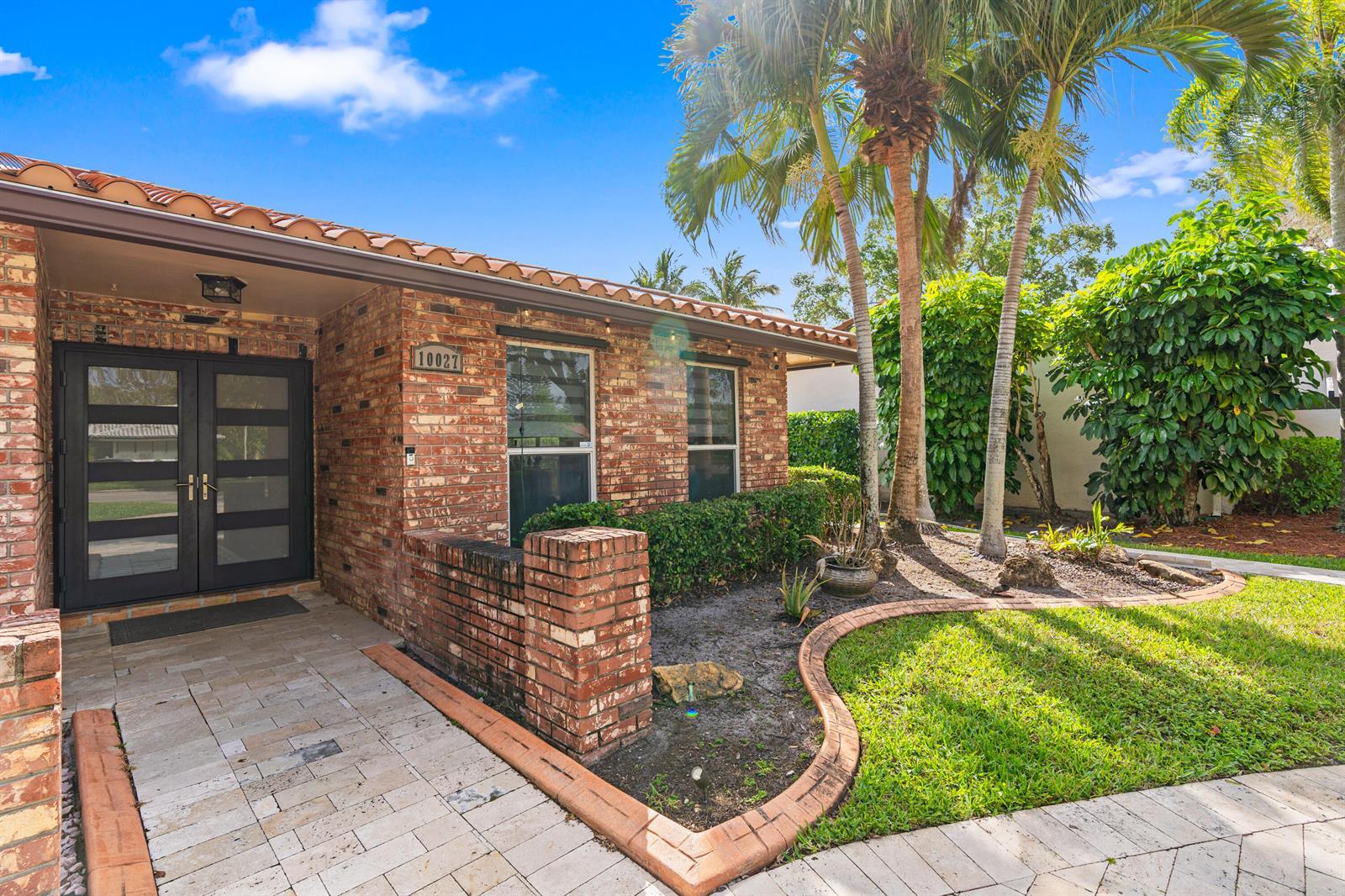 10027 Ramblewood Drive, Coral Springs FL 33071 photo 2
