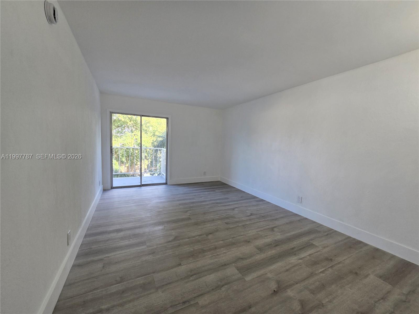 4550 NW 9th St # 304E, Miami FL 33126