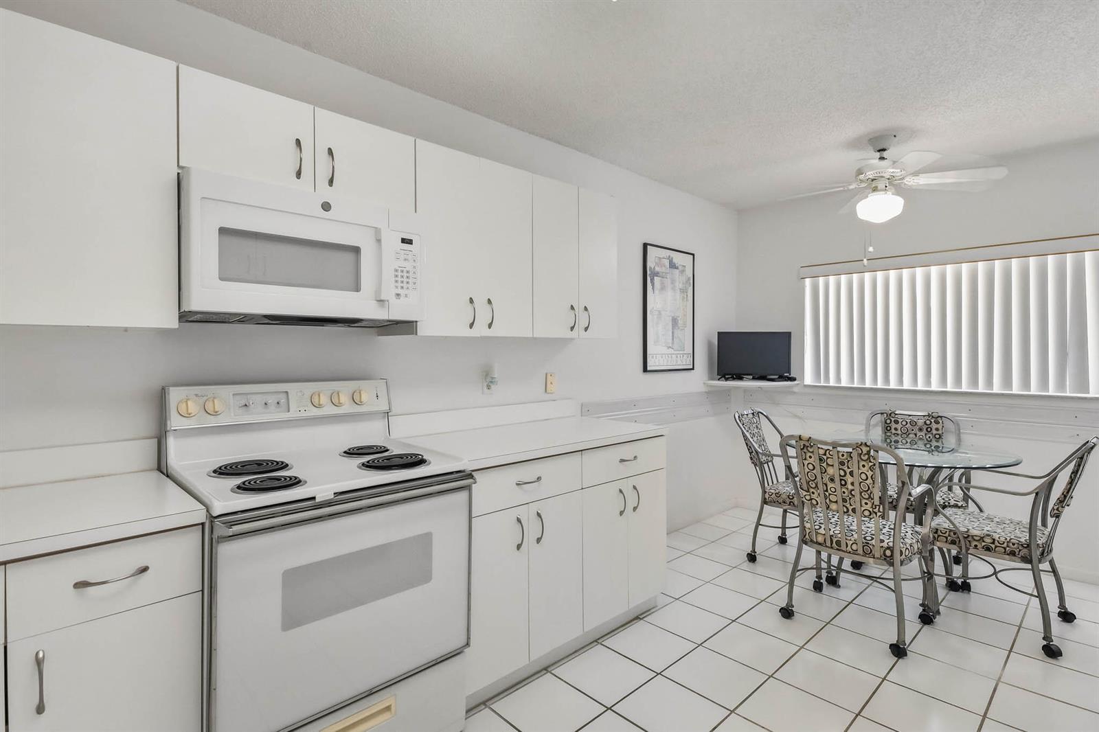 4735 E Lucerne Lakes Blvd E # 308, Lake Worth FL 33467 photo 5