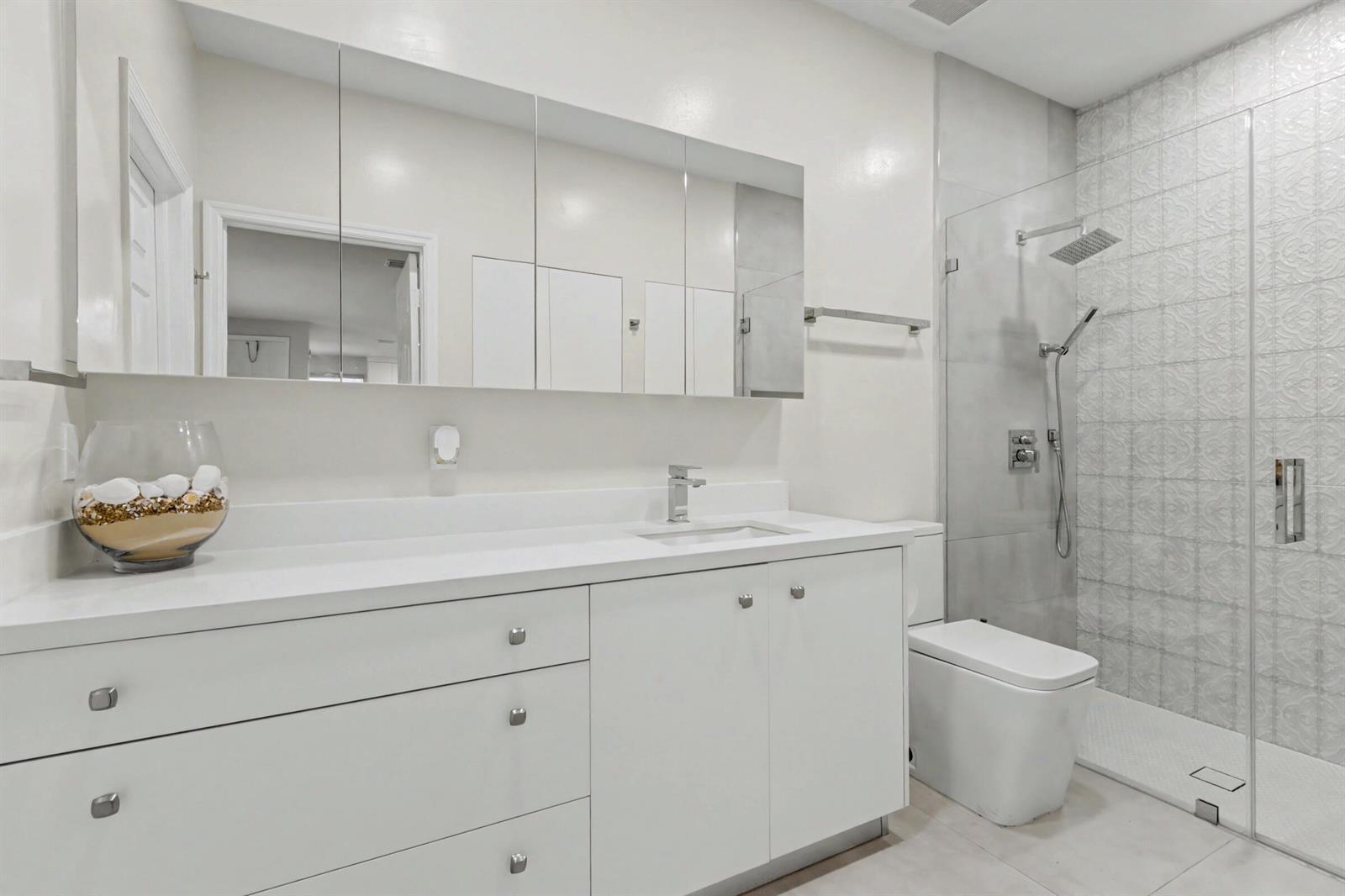 1545 Seagrape Way, Hollywood FL 33019 photo 5