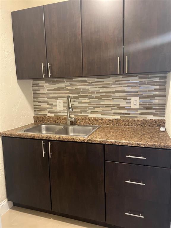 2721 N 72nd Terrace, Hollywood FL 33024 photo 4