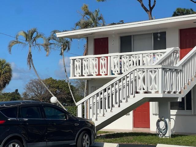 2020 Lake Osborne Drive # 11, FL 33461 photo 2