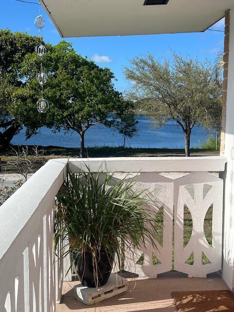 2020 Lake Osborne Drive # 11, FL 33461 photo 3
