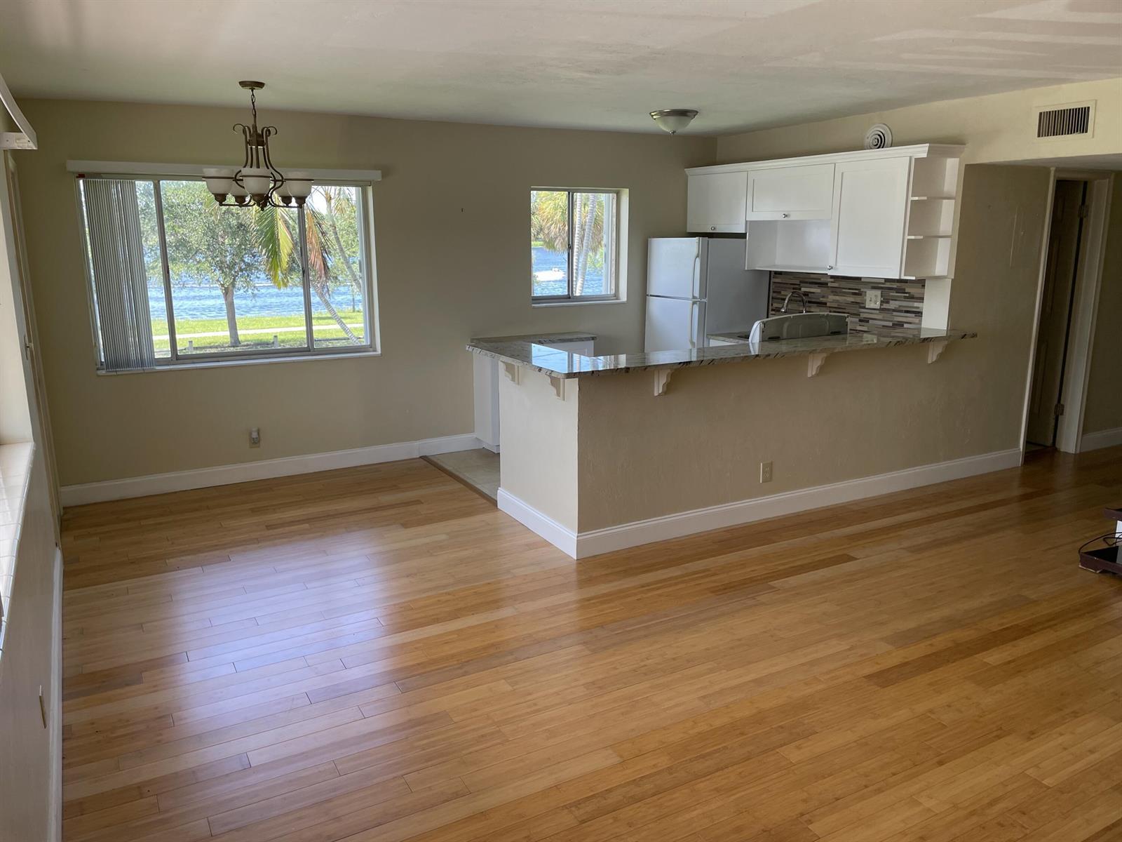 2020 Lake Osborne Drive # 11, FL 33461 photo 4