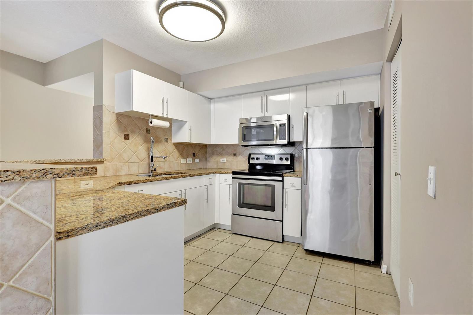 310 Villa Circle # 310, Boynton Beach FL 33435 photo 3