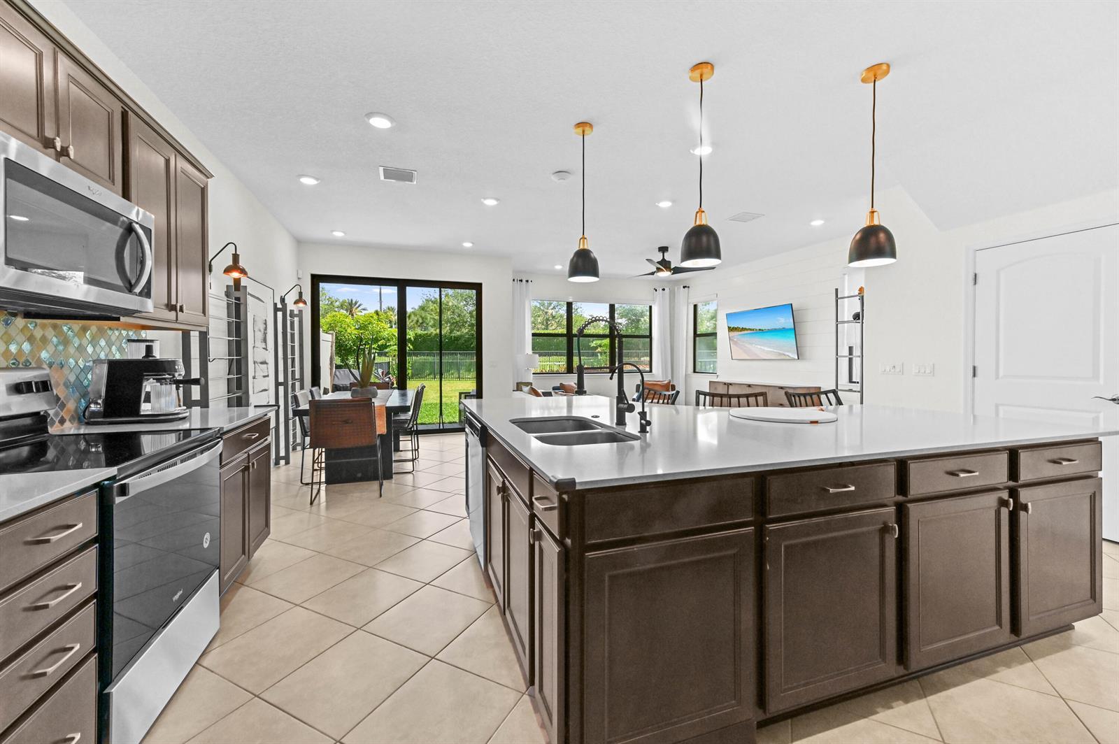 2343 Rollingwood Court, Oakland Park FL 33309 photo 4