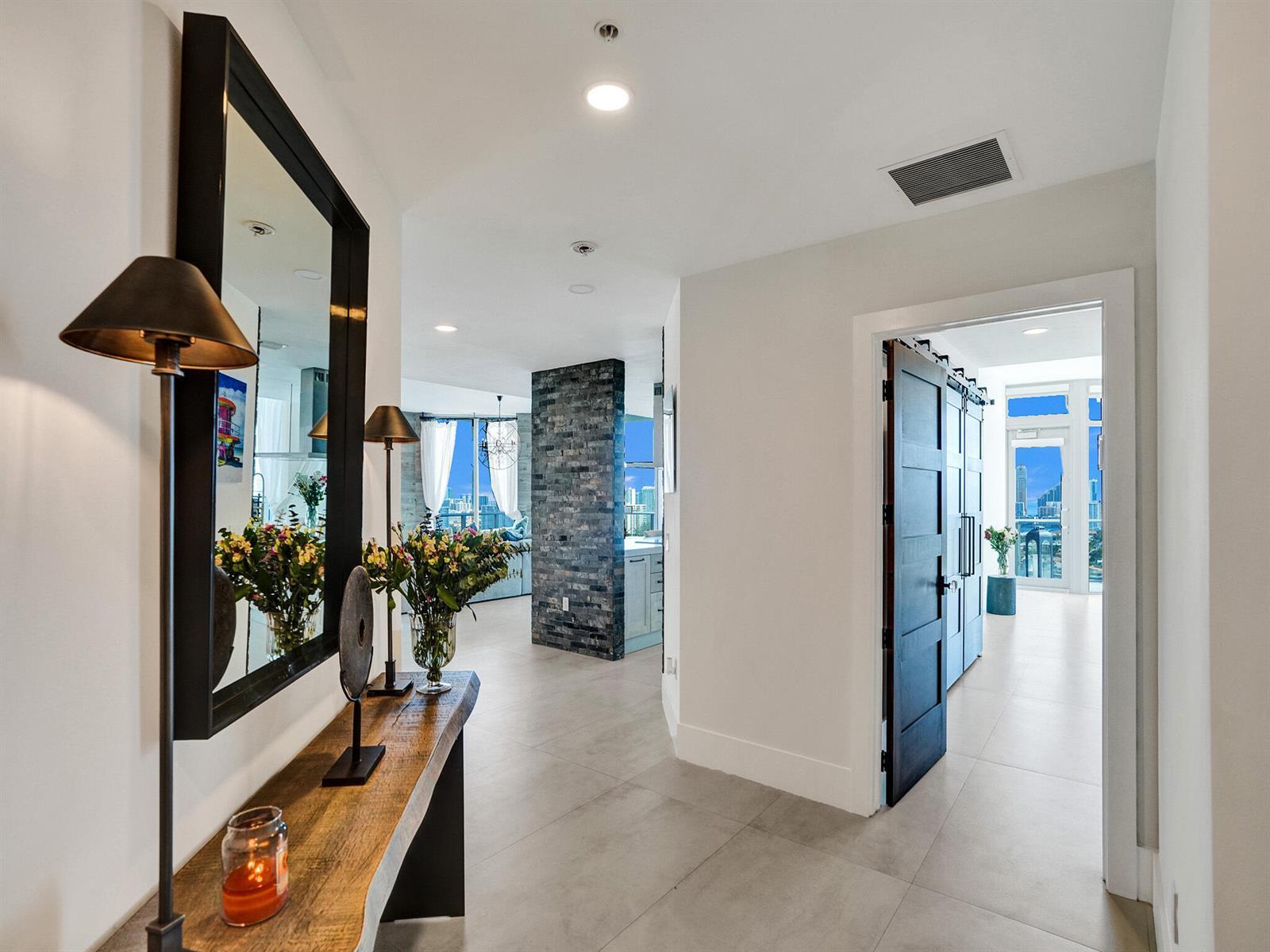 17301 Biscayne Boulevard, North Miami Beach FL 33160 photo 3