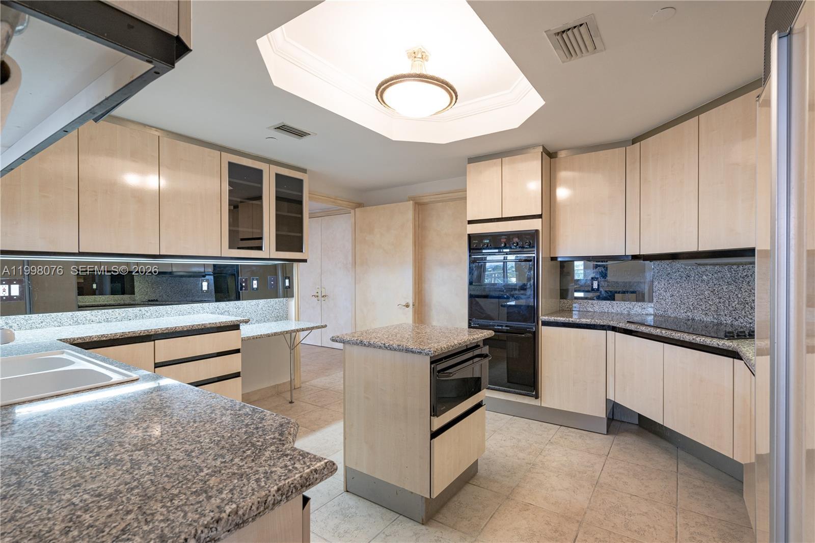 445 Grand Bay Dr # 711, Key Biscayne FL 33149 photo 3