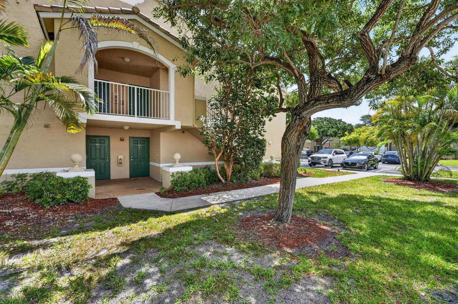 236 Village Boulevard, Tequesta FL 33469