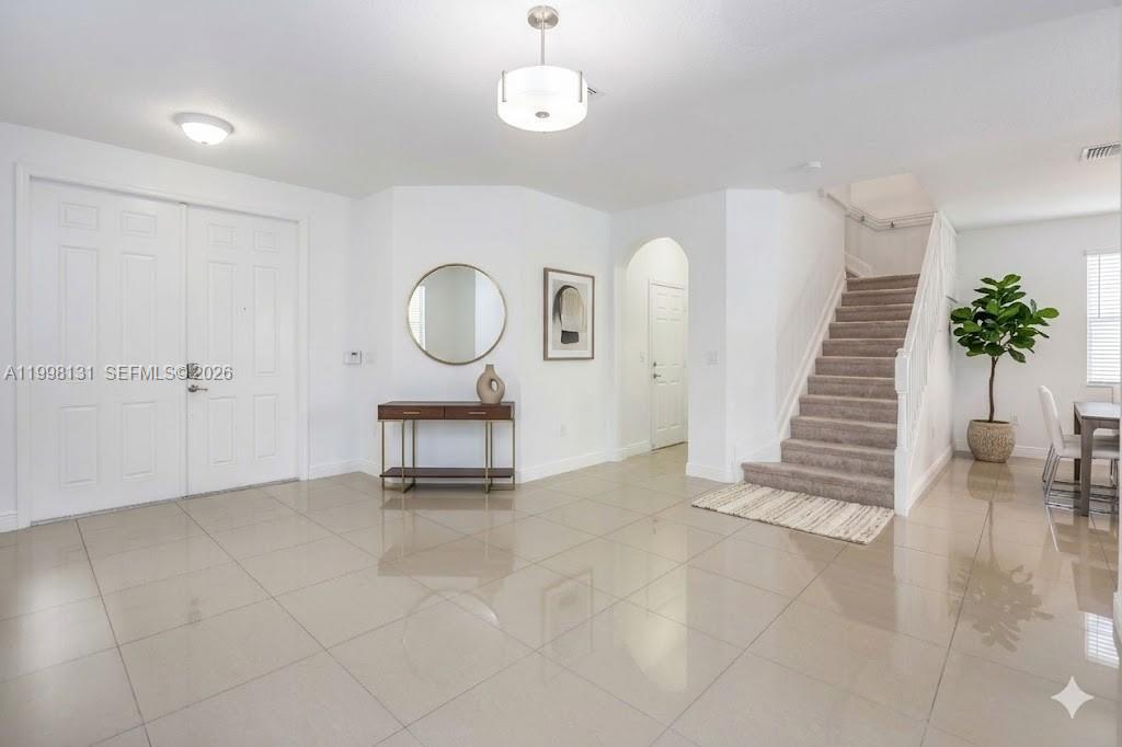 8868 NW 101st Pl, Doral FL 33178 photo 2