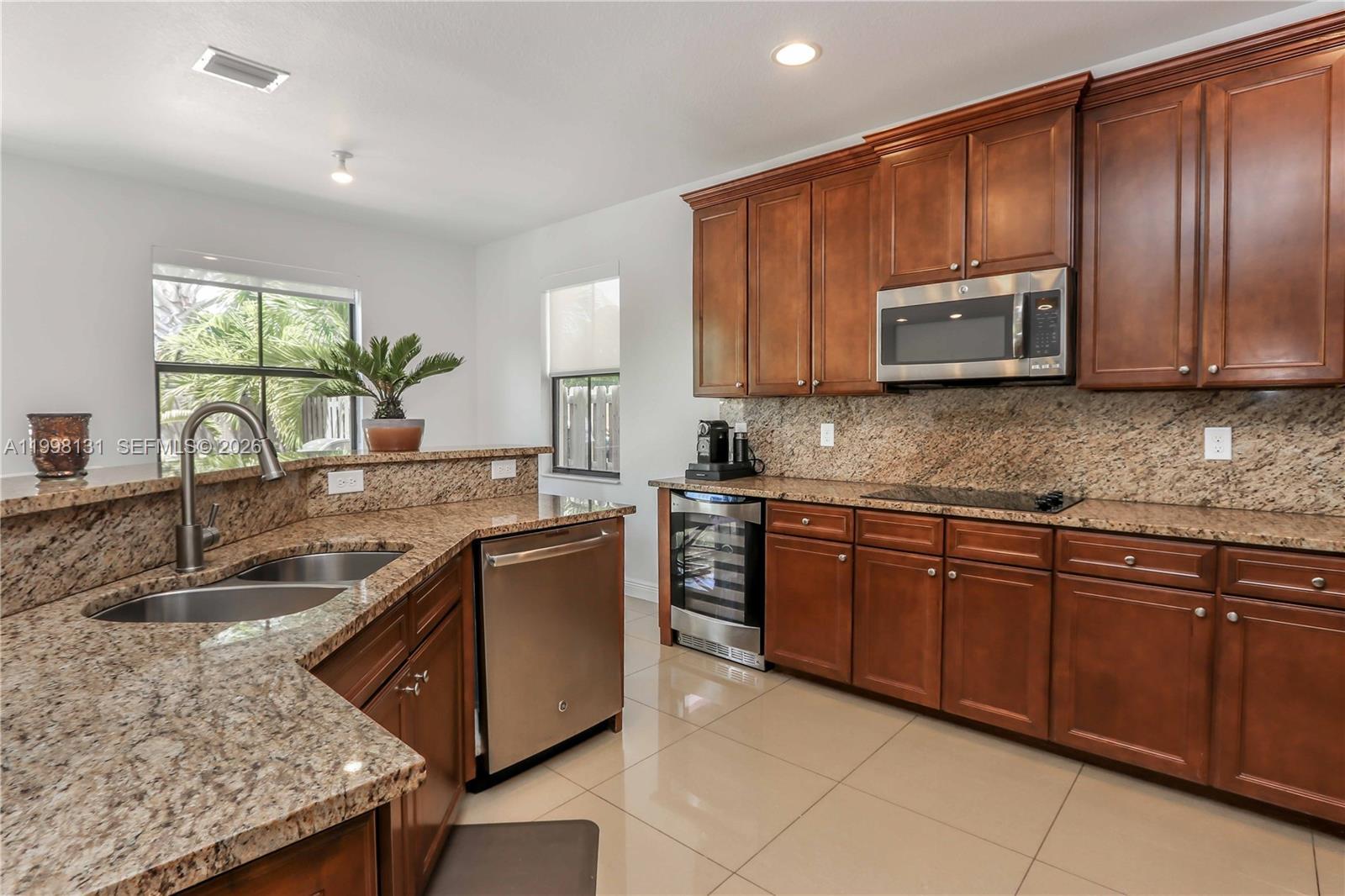 8868 NW 101st Pl, Doral FL 33178 photo 3