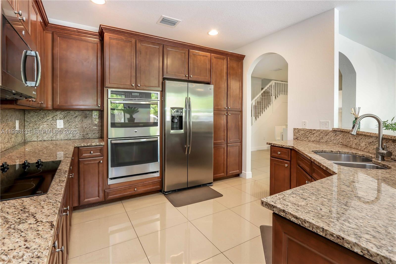 8868 NW 101st Pl, Doral FL 33178 photo 4
