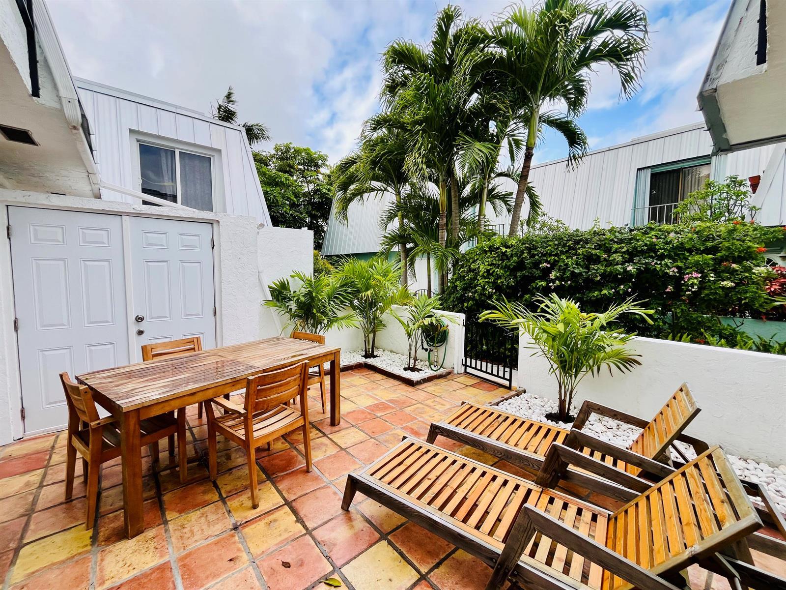 106 Linda Lane # 4, Palm Beach Shores FL 33404 photo 3