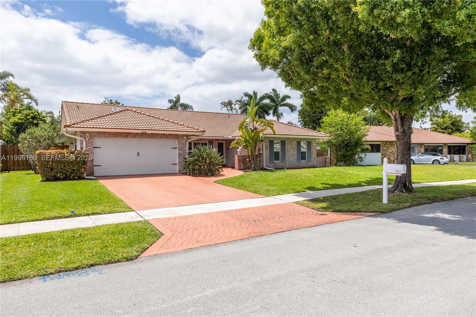 1261 NW 95th Ave, Plantation FL 33322 photo 2