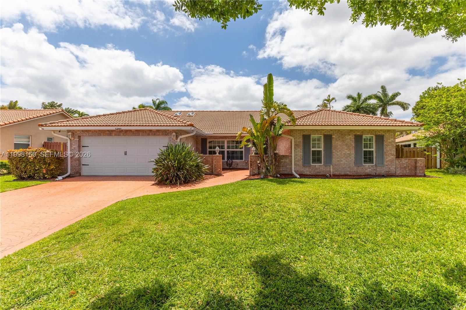 1261 NW 95th Ave, Plantation FL 33322