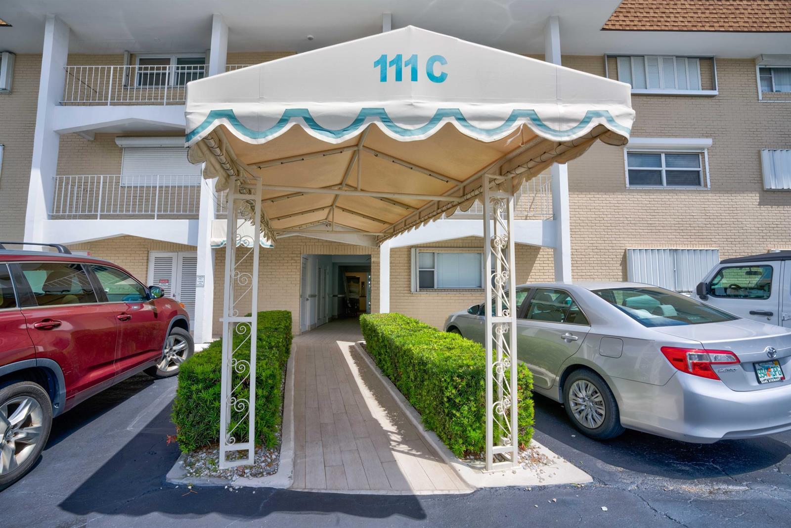 111 Shore Court # 305, North Palm Beach FL 33408 photo 3