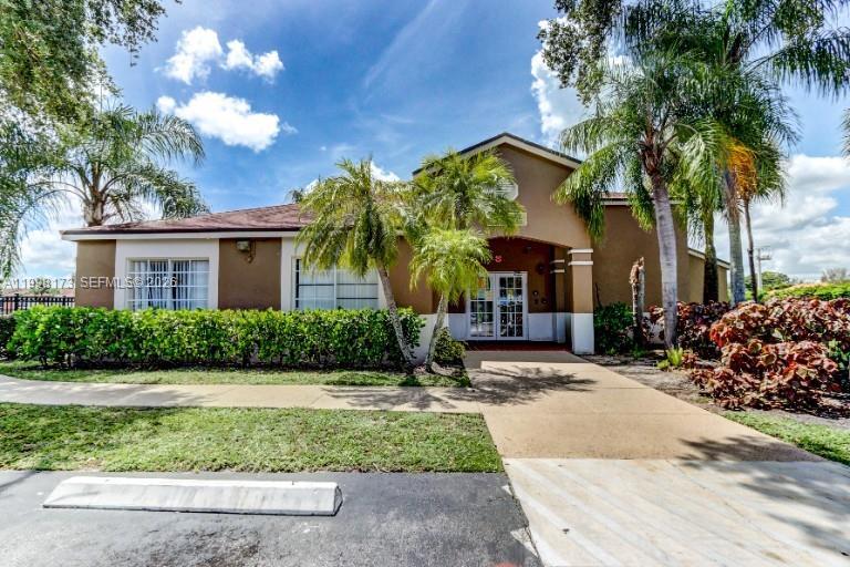 1129 Lake Victoria Dr # F, West Palm Beach FL 33411