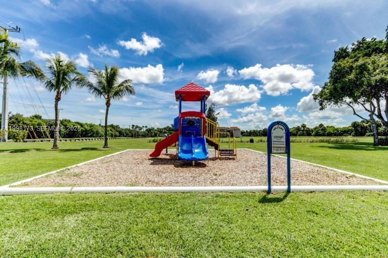 1129 Lake Victoria Dr # F, West Palm Beach FL 33411 photo 4
