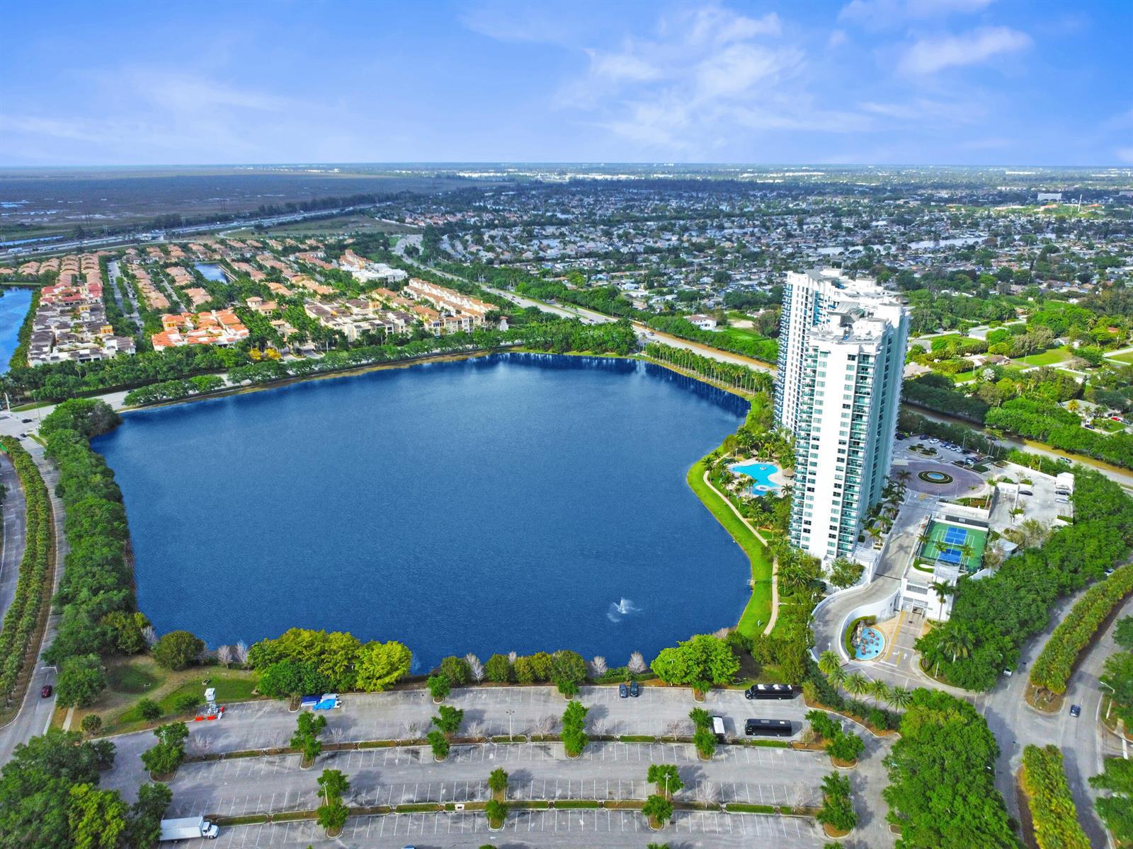 2641 N Flamingo Road, Plantation FL 33323 photo 2