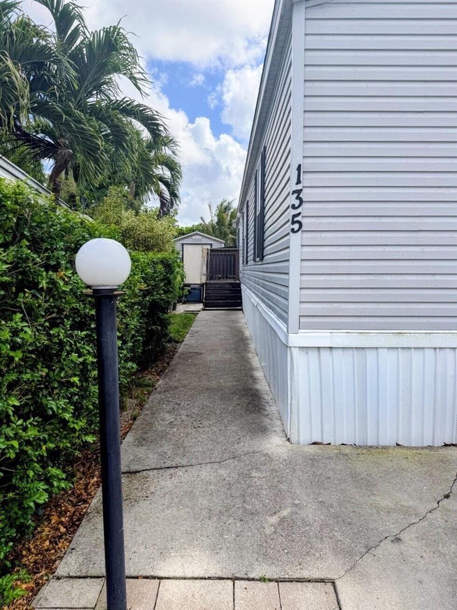 135 Parkside Court, Coconut Creek FL 33073 photo 3