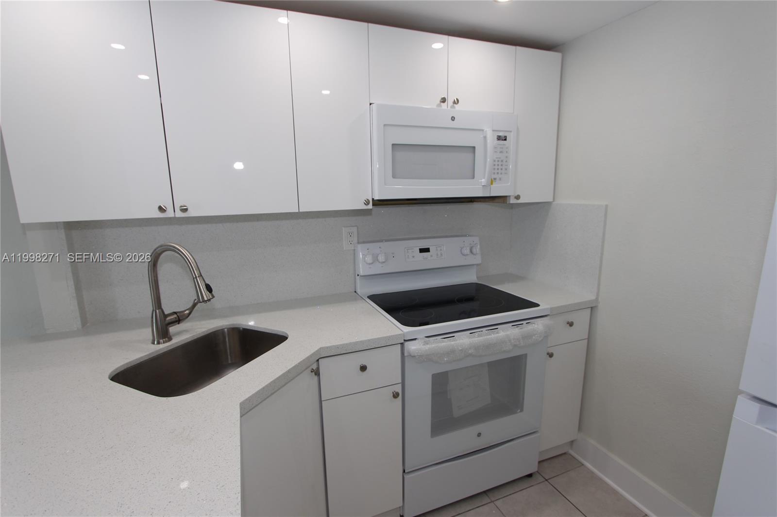 4550 NW 9th St # 811E, Miami FL 33126 photo 5