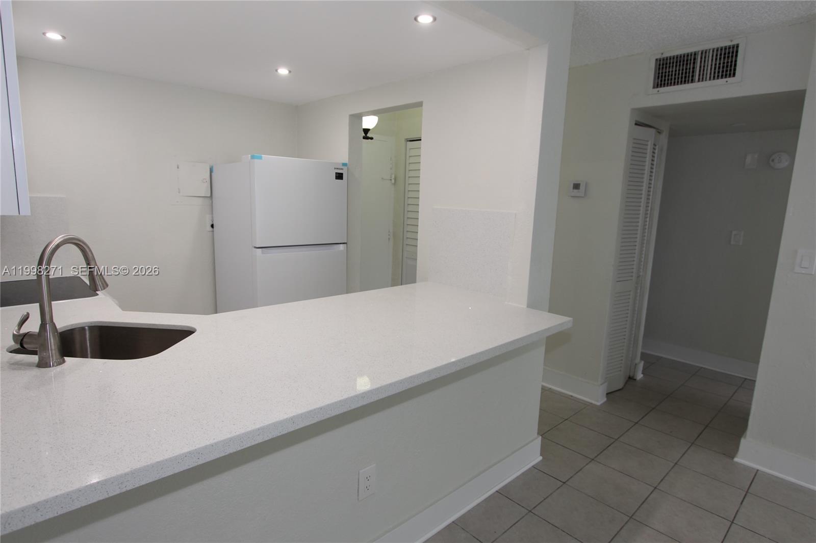 4550 NW 9th St # 811E, Miami FL 33126 photo 4