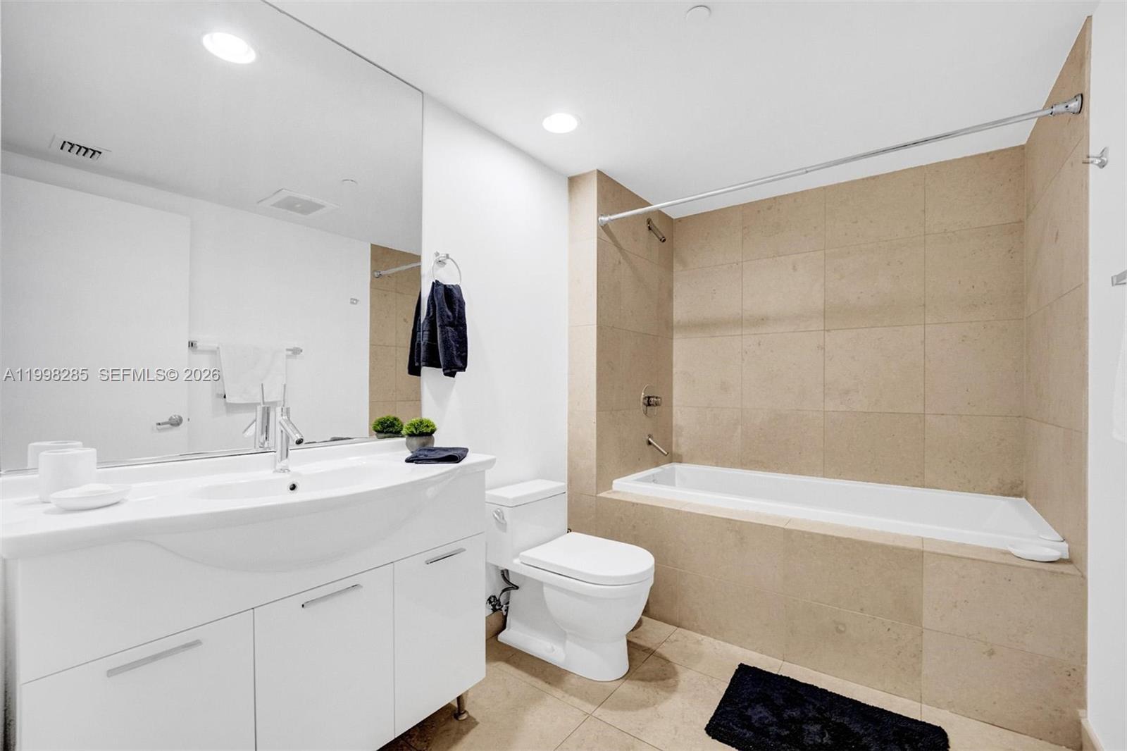 475 Brickell Ave # 3310, Miami FL 33131 photo 5