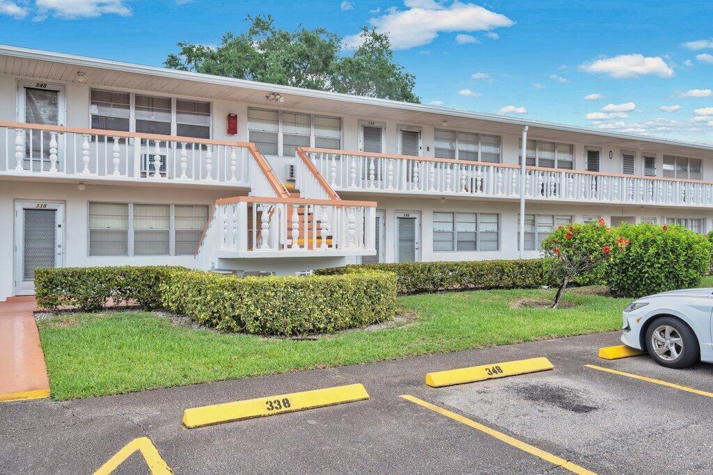 349 Camden O, West Palm Beach FL 33417 photo 4