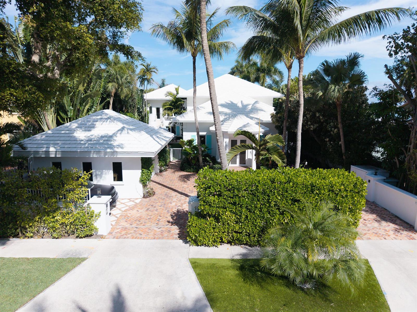 121 Seville Road, West Palm Beach FL 33405 photo 2