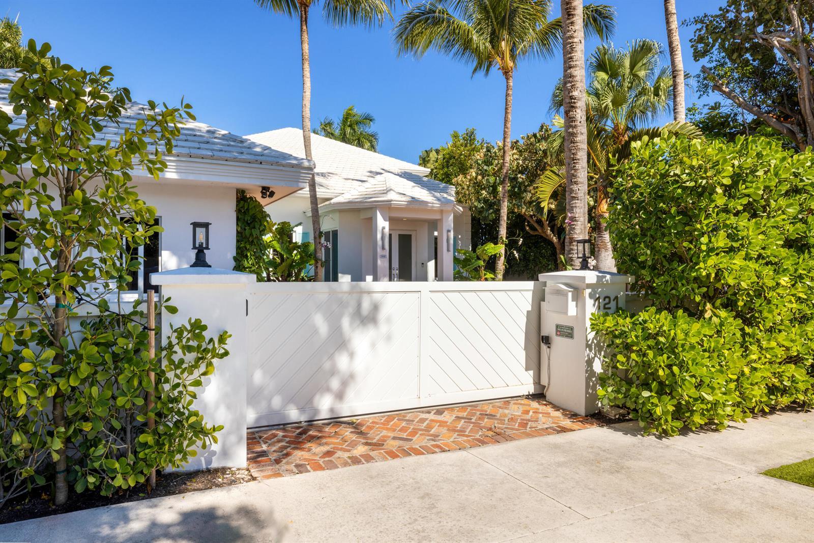 121 Seville Road, West Palm Beach FL 33405 photo 5