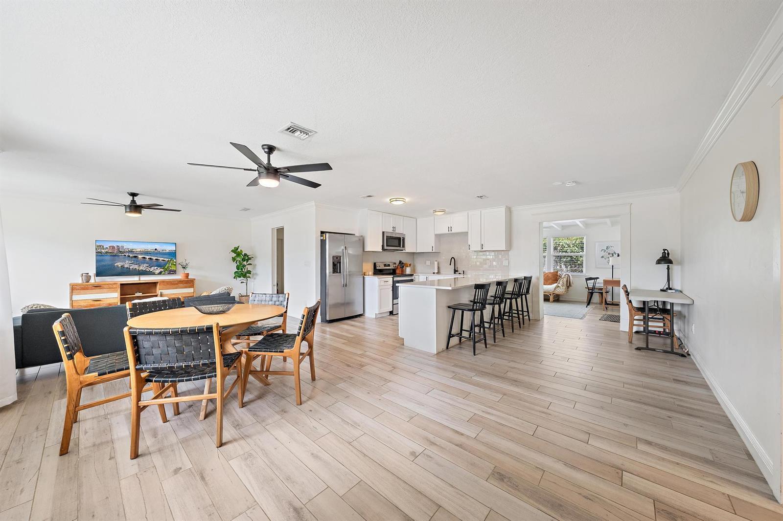 558 Ivy Avenue, Palm Beach Gardens FL 33410 photo 2