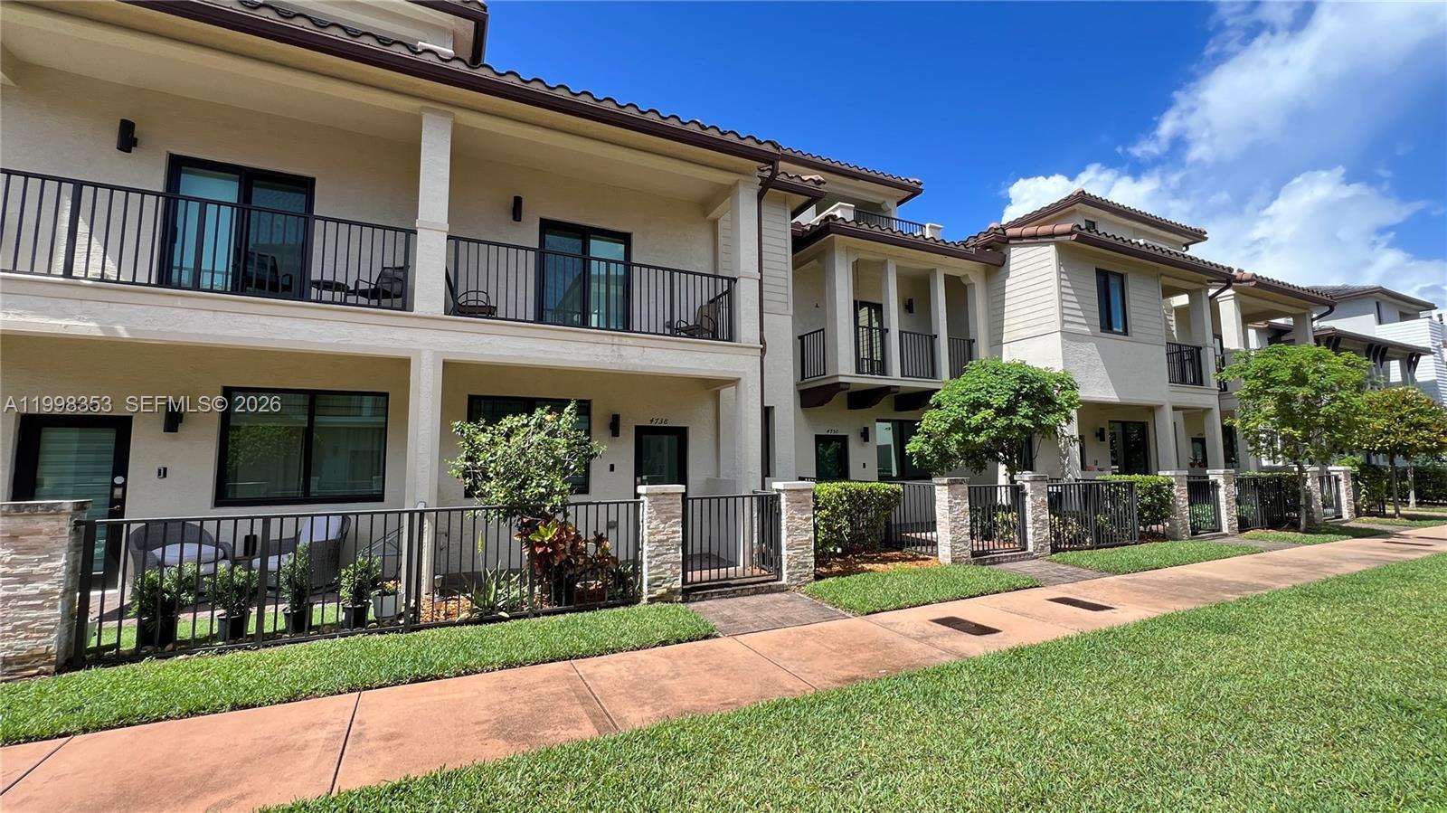 4738 NW 83rd Path, Doral FL 33166