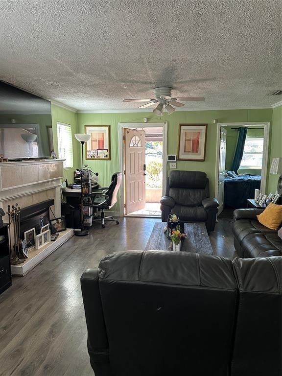 4133 NW 22nd Court, Miami FL 33142 photo 2