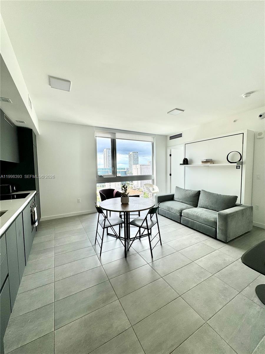 227 NE 2nd St # 2306, Miami FL 33132 photo 2