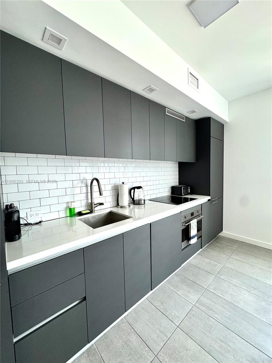 227 NE 2nd St # 2306, Miami FL 33132 photo 3