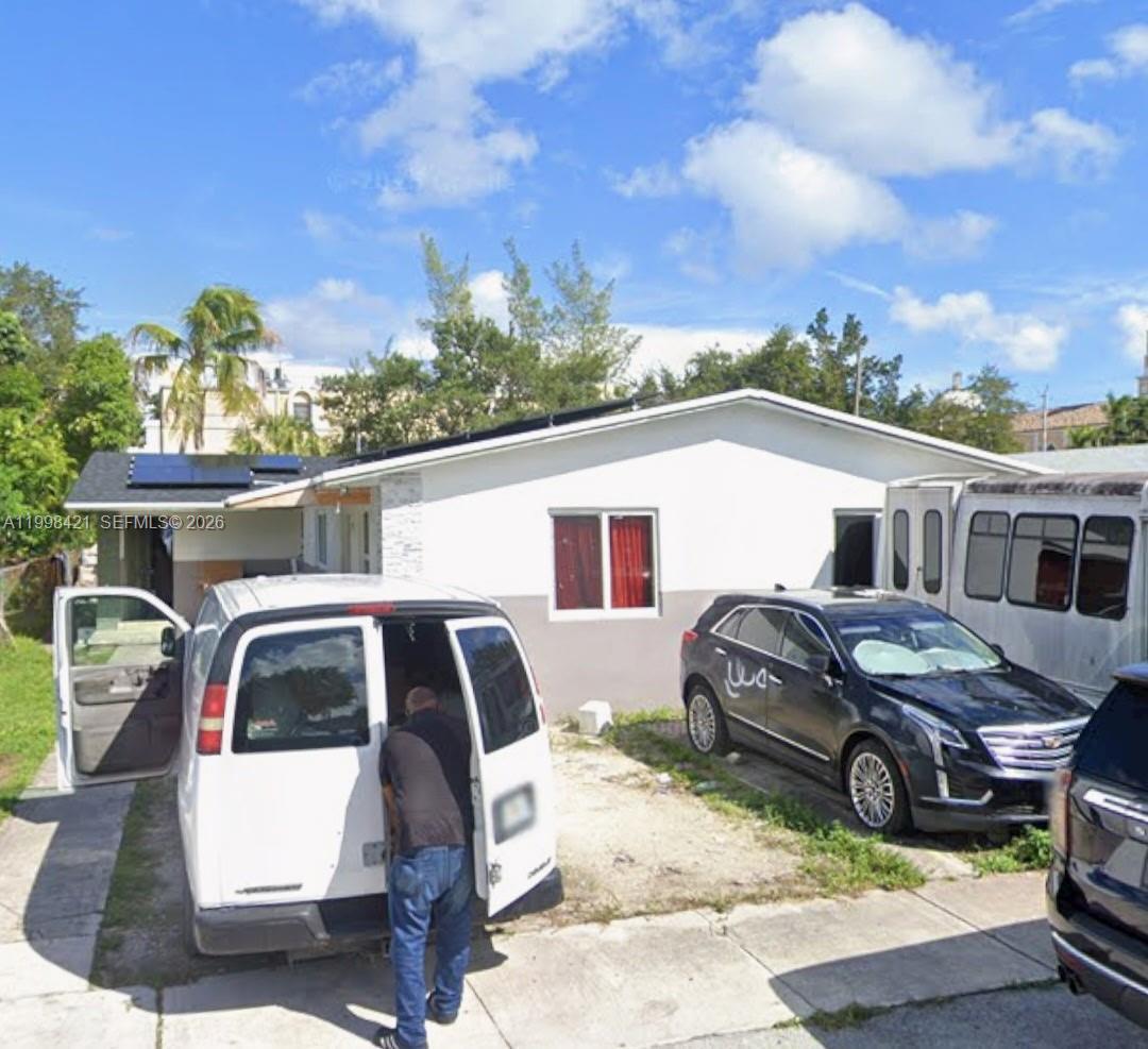 7641 NW 2nd Ct, Miami FL 33150 photo 4