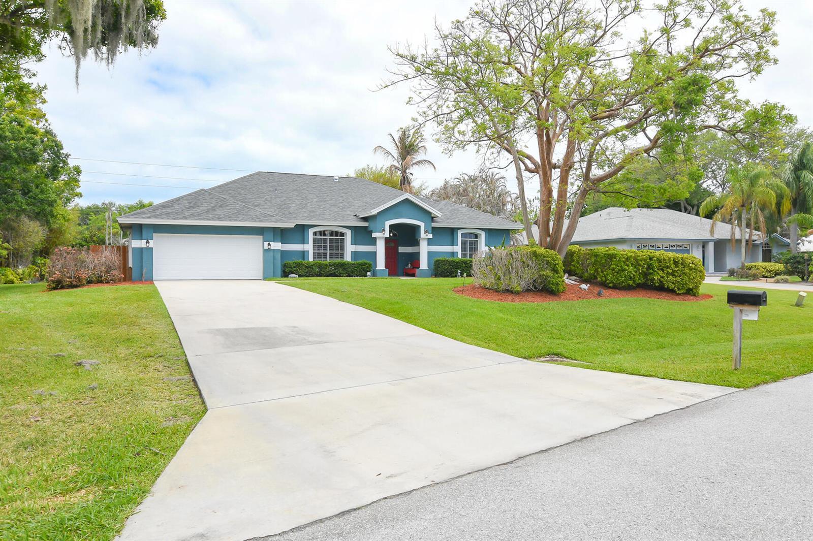 2263 NE Marlberry Lane, Jensen Beach FL 34957 photo 2