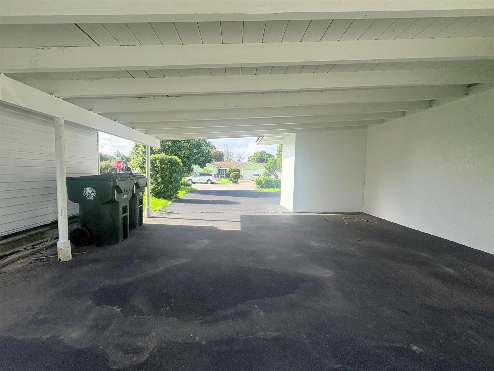 1319 Crest Drive, FL 33461 photo 2