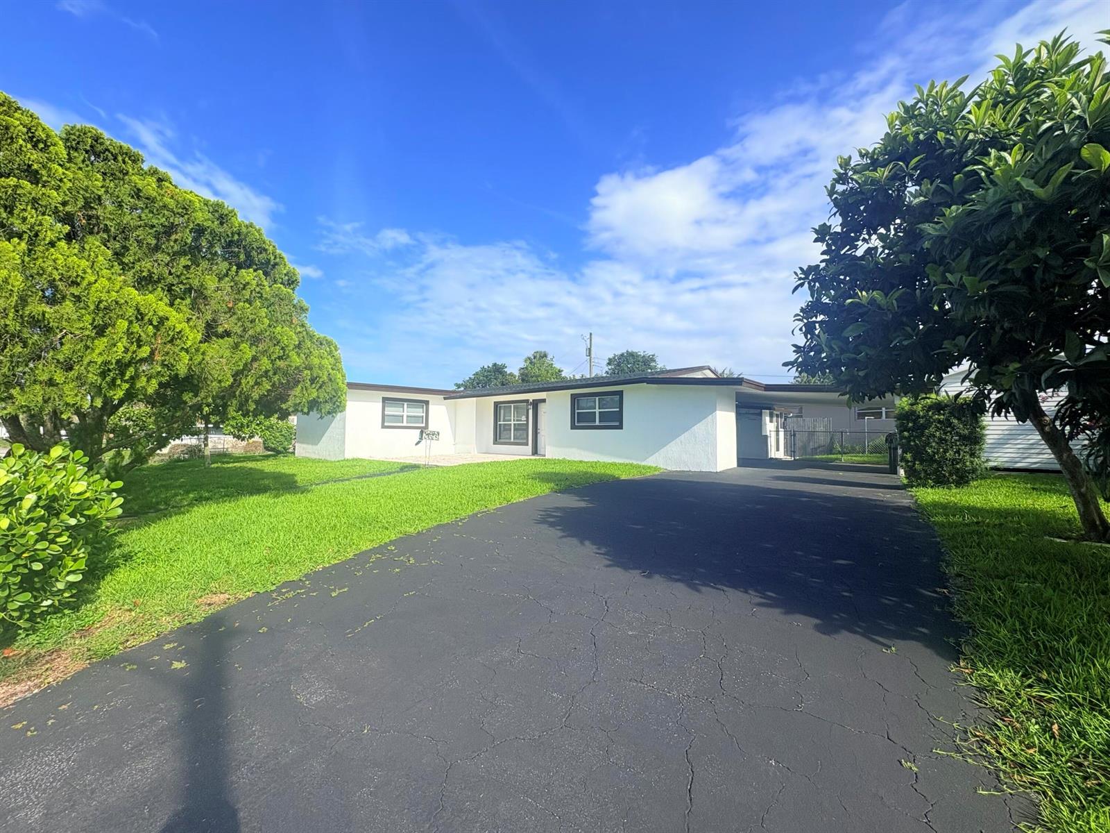 1319 Crest Drive, FL 33461 photo 5