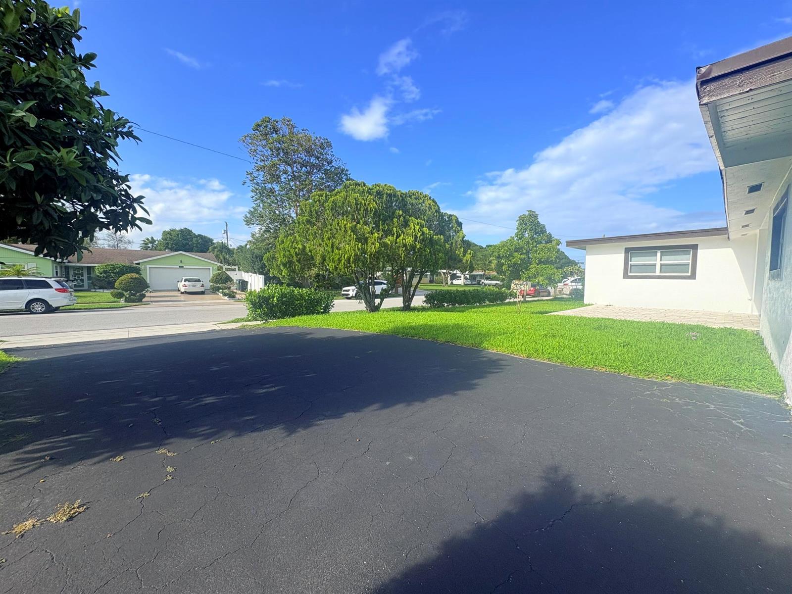 1319 Crest Drive, FL 33461 photo 4