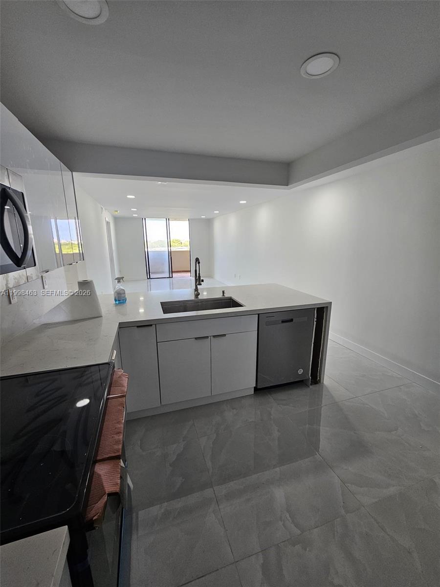 7125 Bay Dr # 506, Miami Beach FL 33141 photo 5