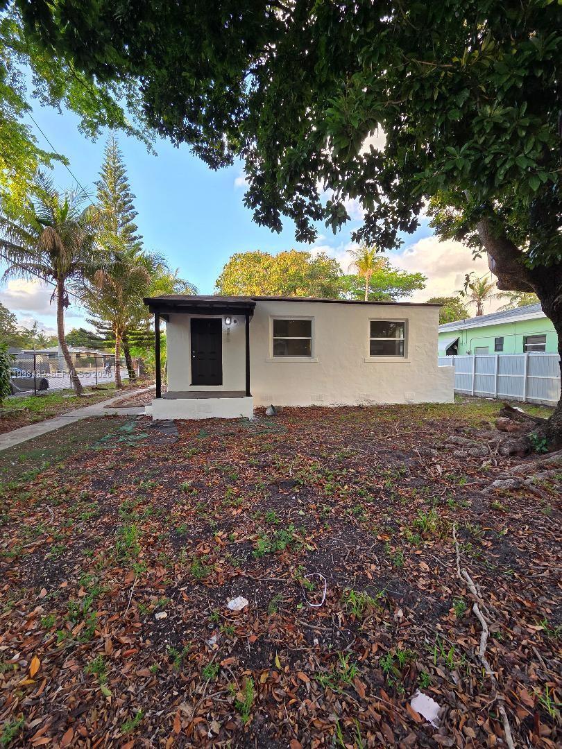 295 NW 48th St # 0, Miami FL 33127
