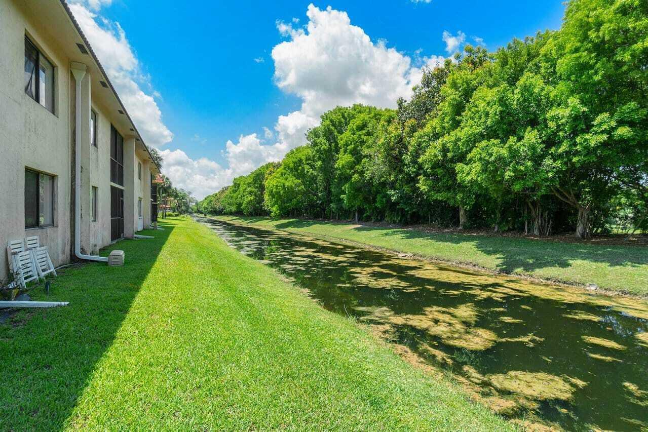 341 Lakeview Drive # 203, Weston FL 33326 photo 4