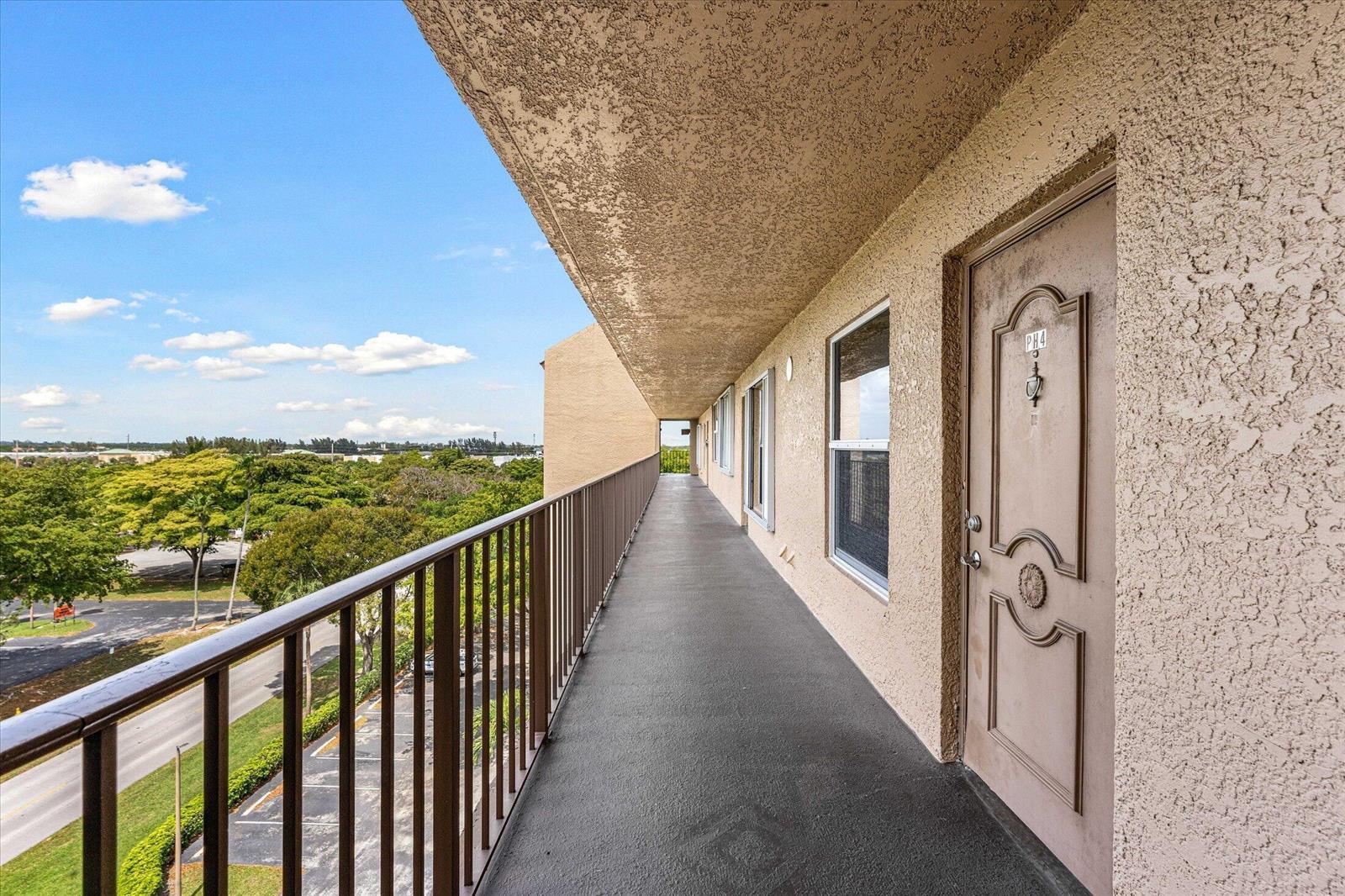 4570 NW 18th Avenue # 704, Deerfield Beach FL 33064 photo 2