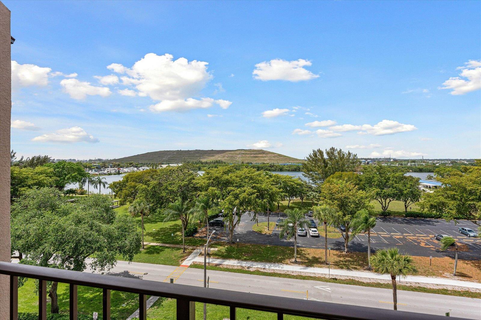 4570 NW 18th Avenue # 704, Deerfield Beach FL 33064 photo 4