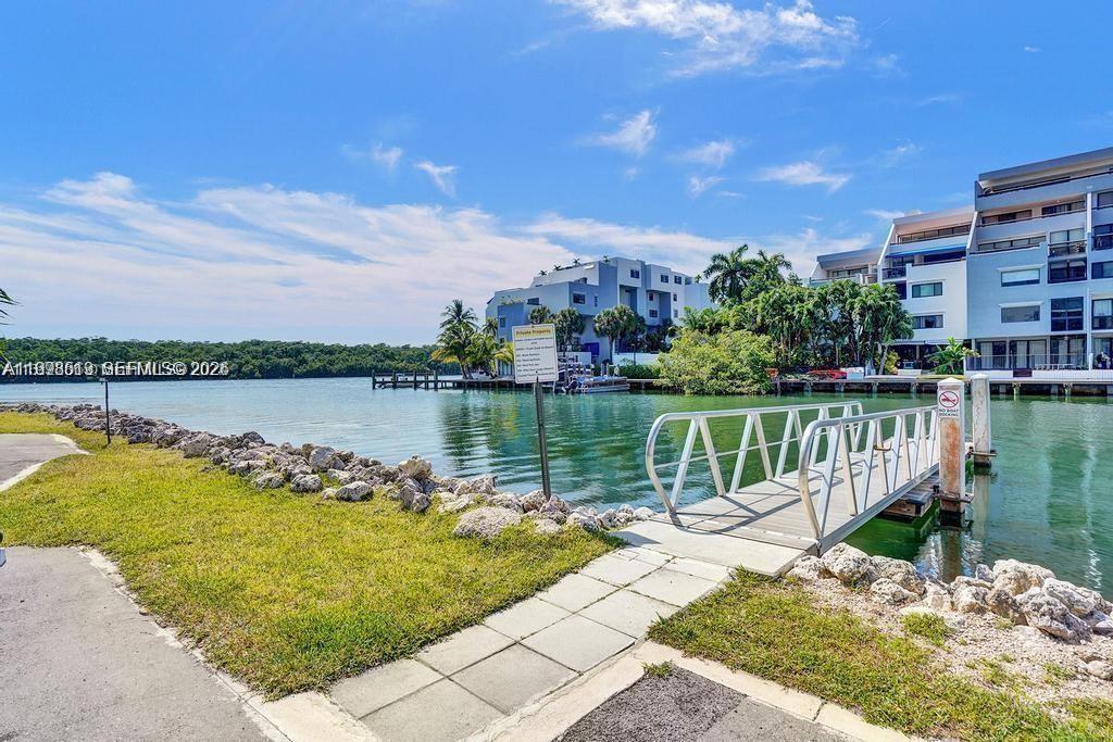 400 Kings Point Dr # 1122, Sunny Isles Beach FL 33160 photo 3