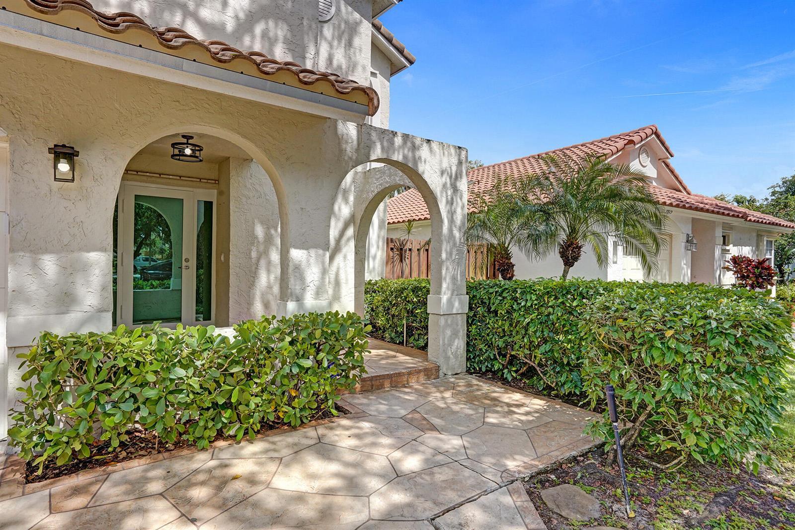 9821 NW 5th Place, Plantation FL 33324 photo 3