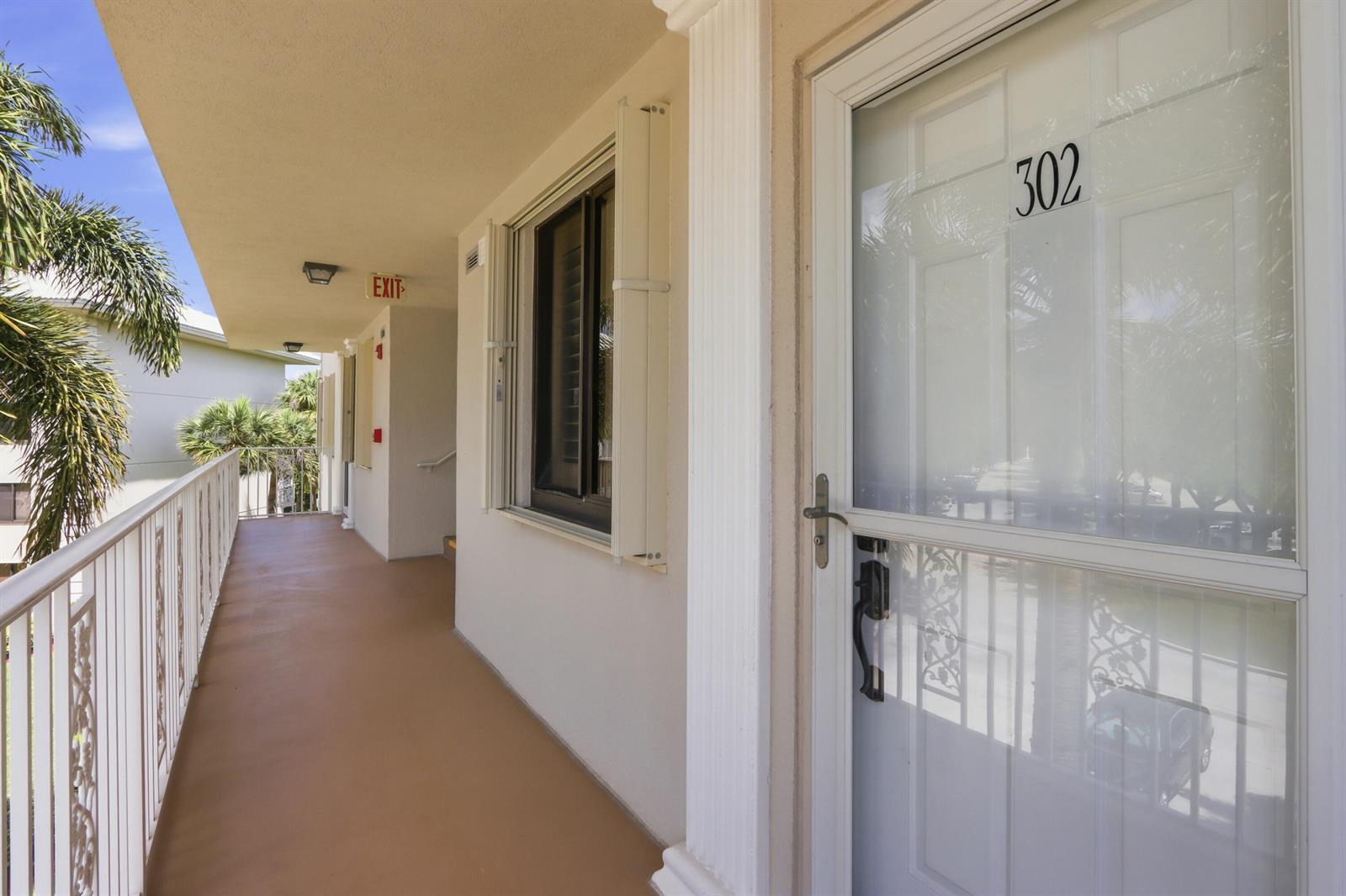 6133 Balboa Circle # 302, Boca Raton FL 33433 photo 2